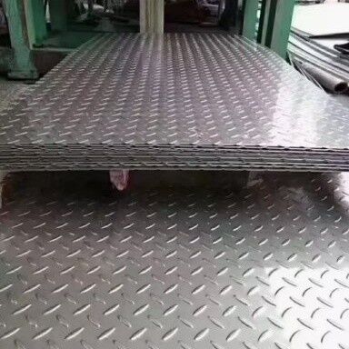 HL Ss 304 इम्बोस्ड स्टेनलेस स्टील शीट डायमंड चेकर इम्बोस्ड प्लेट